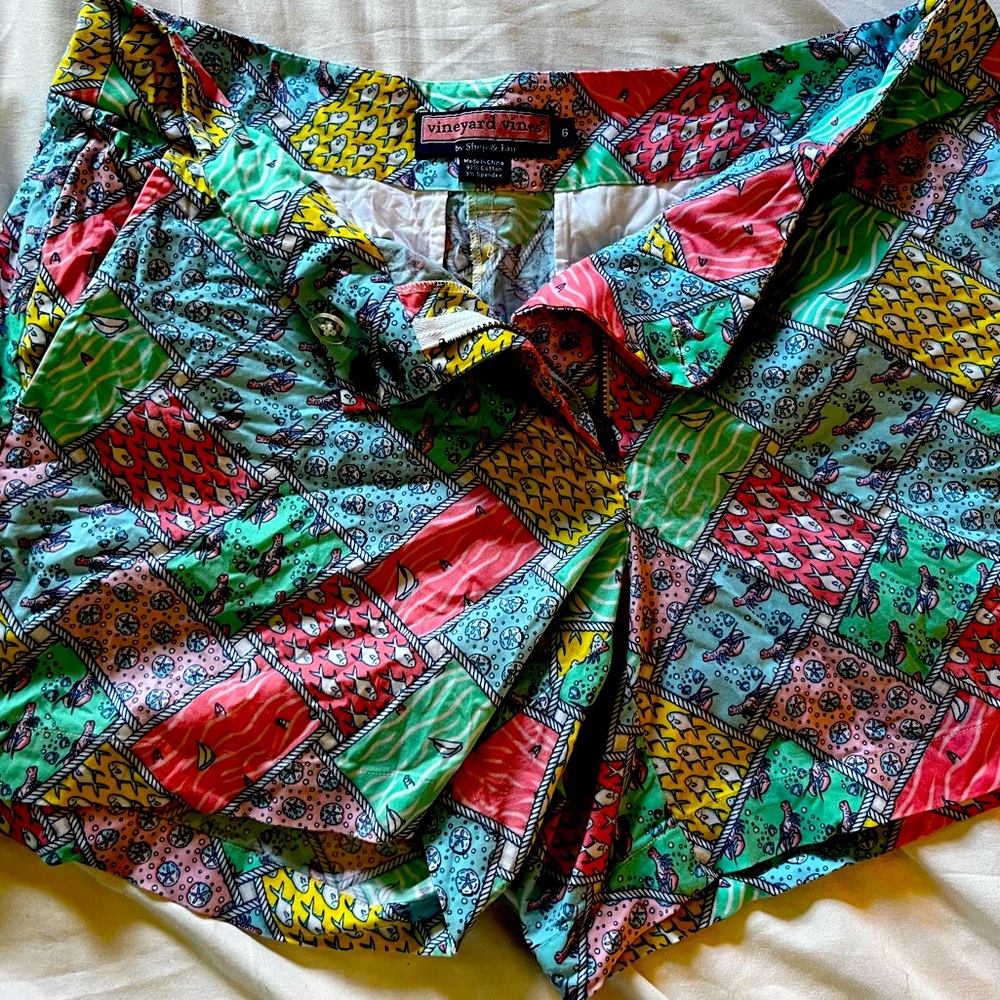 Vineyard Vines shorts